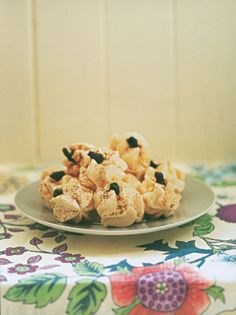 Tiny meringues