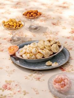 Tiny walnut cookies (Shirni gerdooyi)