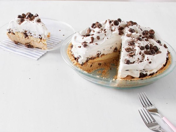 Tiramisu ice cream pie