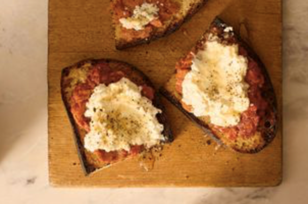 Toast with 'nduja, ricotta and honey