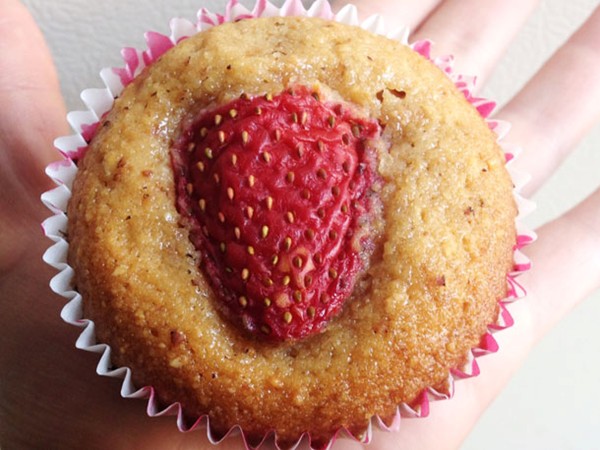 Toasted almond and strawberry friands