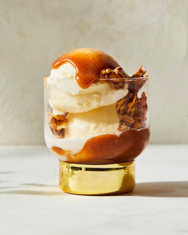 Toasted almond ice cream sundae