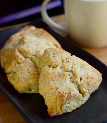Toasted almond scones