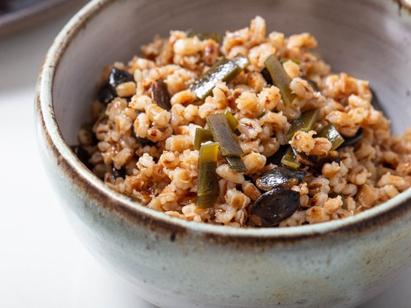 Toasted barley salad with kombu and pepitas