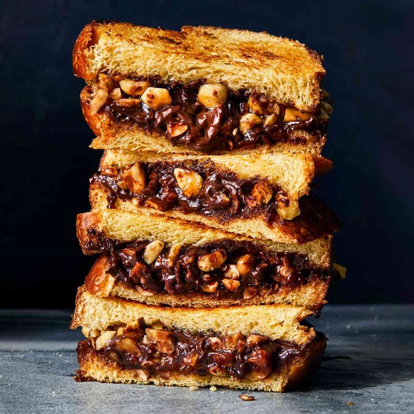 Toasted chocolate-hazelnut sandwiches