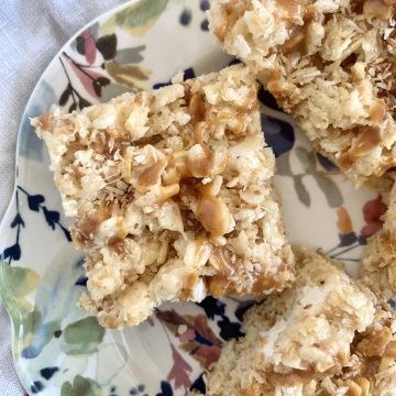 Toasted coconut & caramel Rice Krispies treats