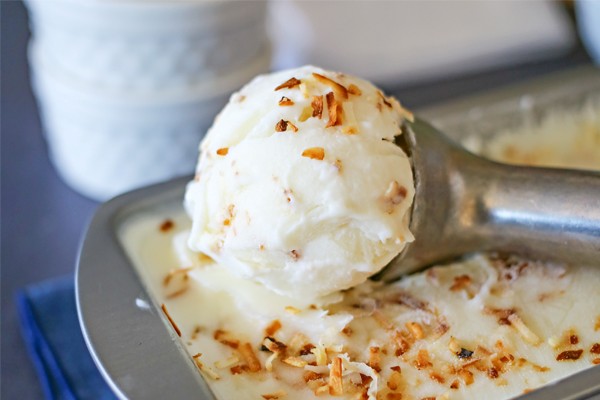 Toasted coconut frozen yogurt