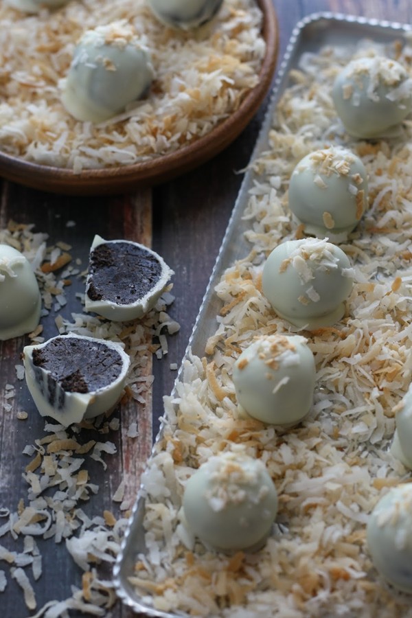 Toasted coconut Oreo cookie balls