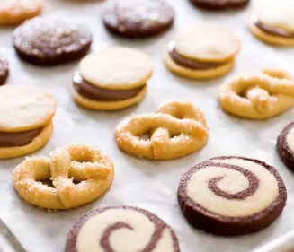 Toasted coconut sablés