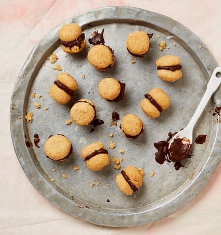 Toasted hazelnut baci