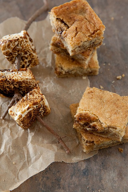 Toasted marshmallow cookie bars