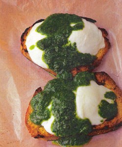 Toasted mozzarella, basil sauce