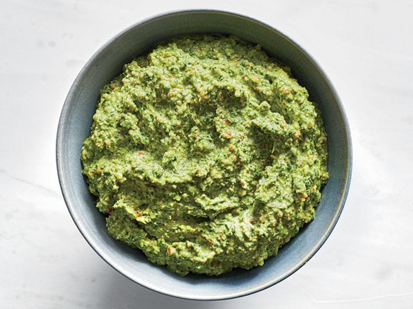 Toasted pecan and kale pesto