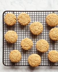 Toasted sesame cookies