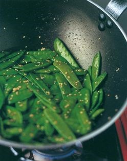 Toasted sesame mangetout