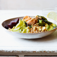 Toasted spelt, avocado and beetroot lunch bowl