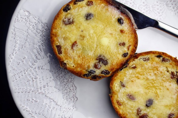 Toasted tea cakes