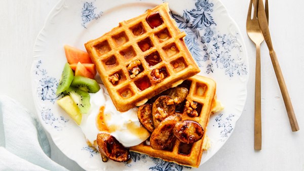 Toasted walnuts in spiced syrup