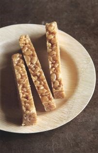 Toffee and marshmallow squares