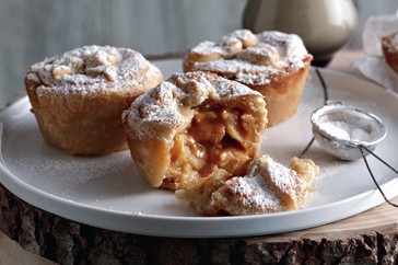 Toffee apple pies with dulce de leche and custard