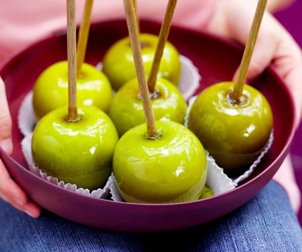 Toffee apples