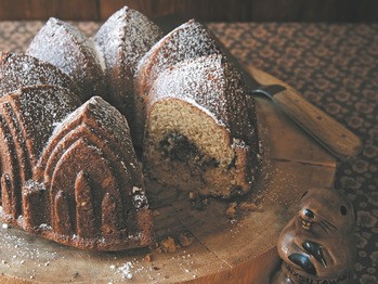 Toffee coffee cake surprise