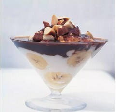 Toffee-fudge bananas with toasted nuts