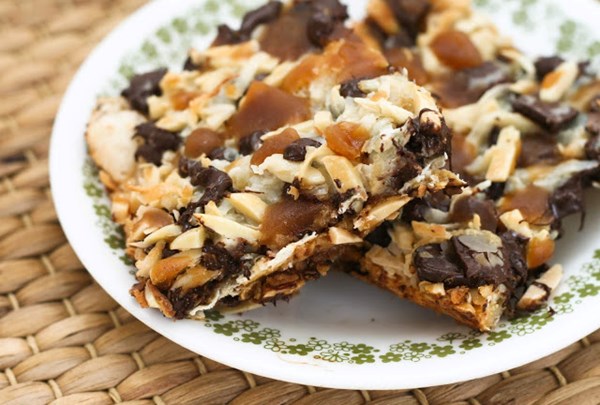 Toffee macaroon matzo bars