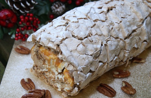 Toffee pecan roulade