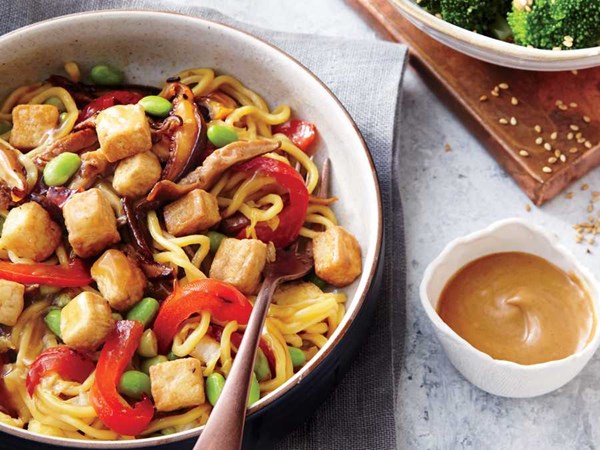 Tofu and vegetable lo mein