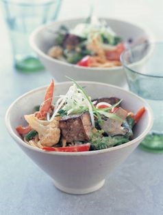 Tofu and vegetable Thai curry