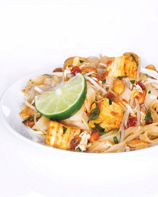 Tofu pad Thai with sweet chili sauce