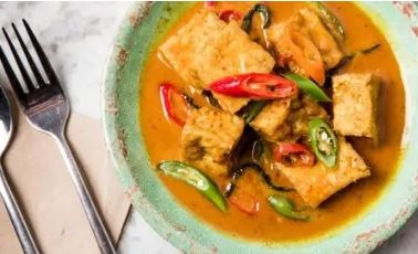Tofu Panang curry (Gaeng Panang taohu)