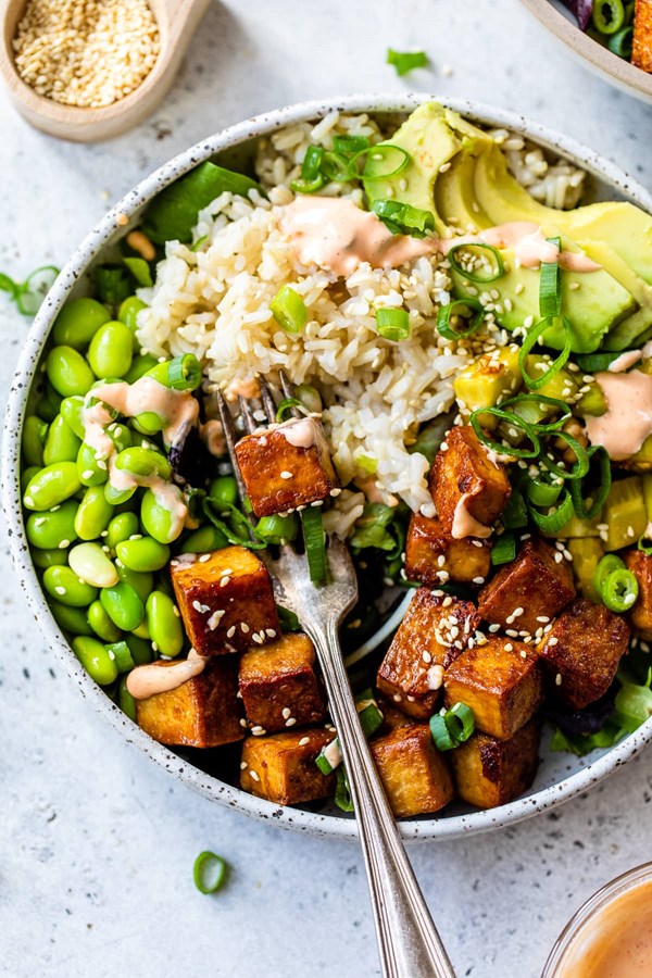 Tofu poke bowl