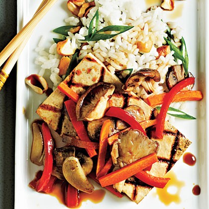 Tofu steaks with shiitakes and veggies