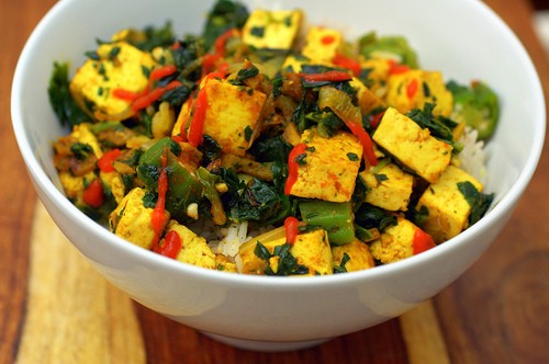 Tofu stir-fry with spinach and okra