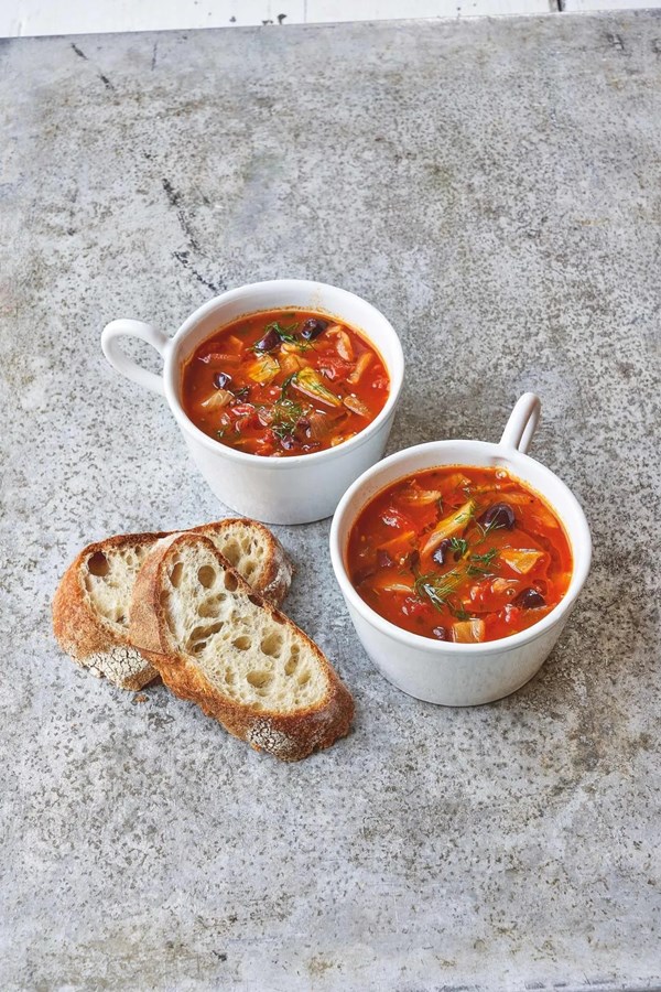 Tomao soup with fennel