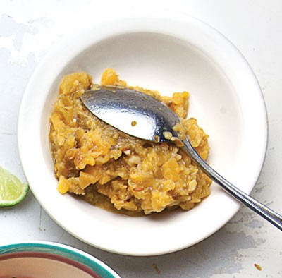 Tomatillo and pineapple salsa (Salsa de tomatillo y piña)