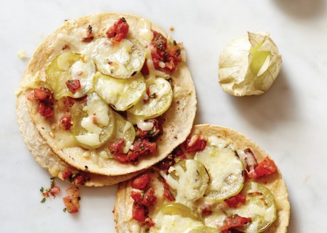 Tomatillo pizza-dillas
