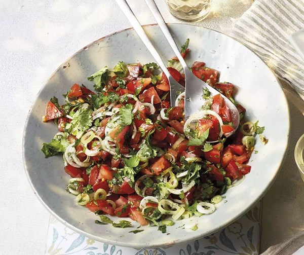 Tomato & coriander salad