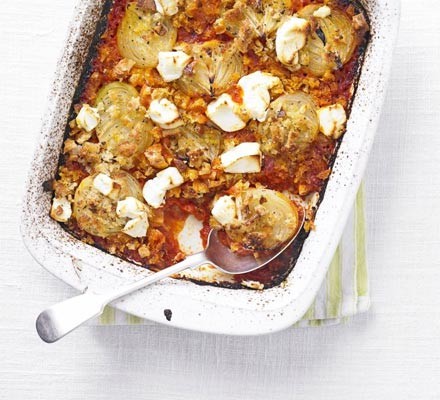Tomato & onion bake with goat's cheese