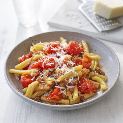 Tomato & pancetta casarecce