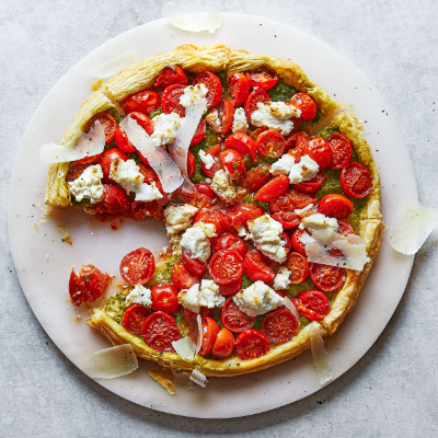 Tomato & pesto tart