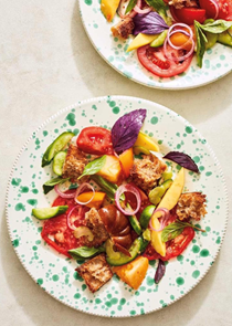 Tomato and bread salad with mango and lime (Panzanella con mango e lime)