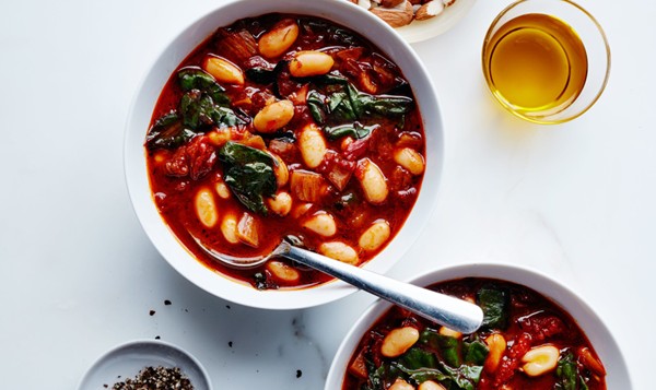 Tomato and cannellini bean soup