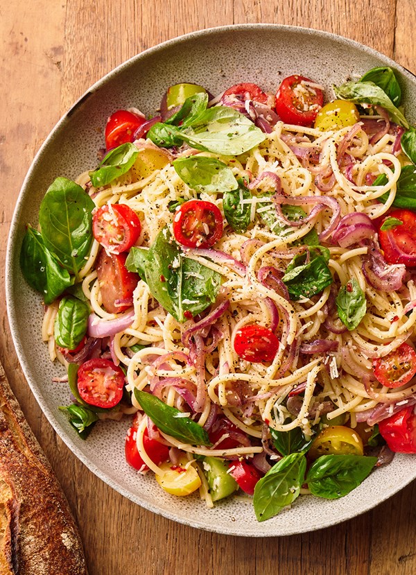 Tomato and fresh basil spaghetti 