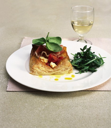 Tomato and goat's cheese tarts