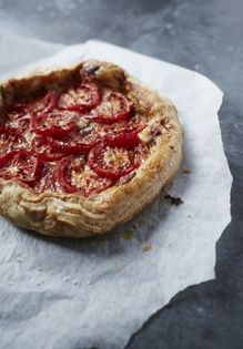 Tomato and Gruyère galette