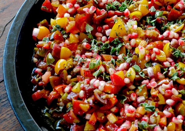 Tomato and pomegranate salad