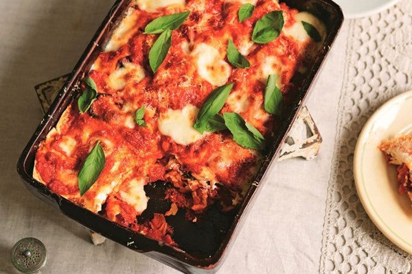 Tomato and ricotta lasagne with pane carasau (Lasagne al pane carasau)